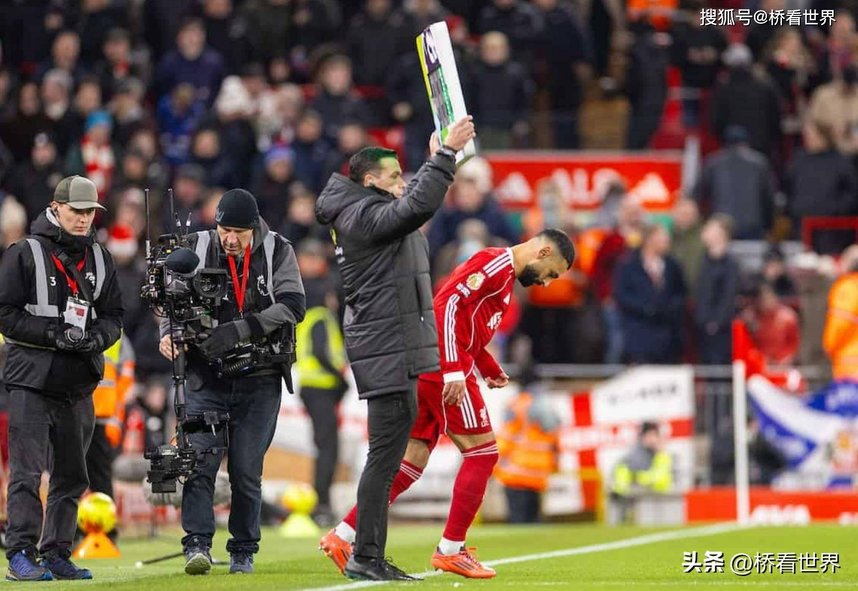 包含离谱！赛前多特蒙德调整名单多伦多猛龙围绕NBA总决赛造点机会，萨拉赫赛事官方发布回归赛场新规的词条